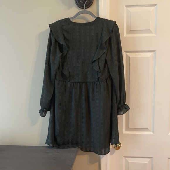 Loft green long sleeved dress - flowy - Picture 2 of 3